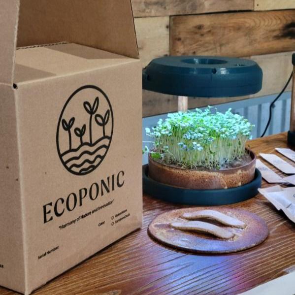 Ecoponic Deluxe: Ecoponic Modern + 1 extra Ecoponic growing vessel + 5 months seed subscription